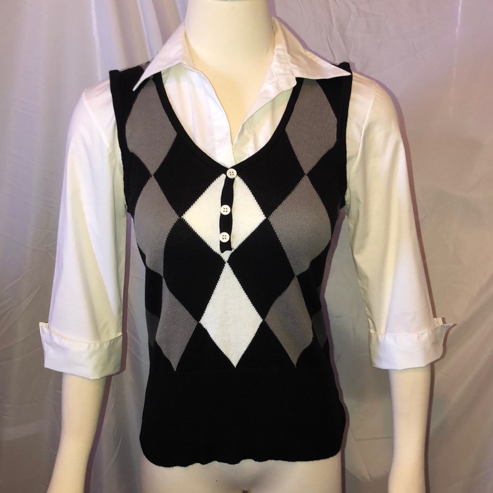 Notations sweater vest top